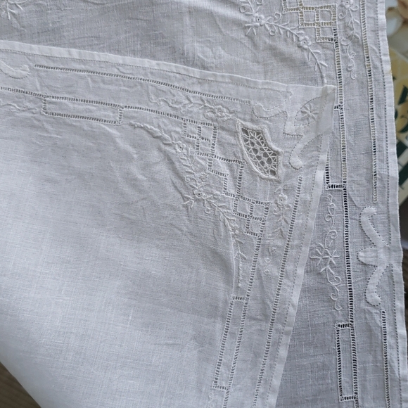 Vintage Handmade HANDKERCHIEF  ( please, a bundle of 3 or more items) - Picture 4 of 4